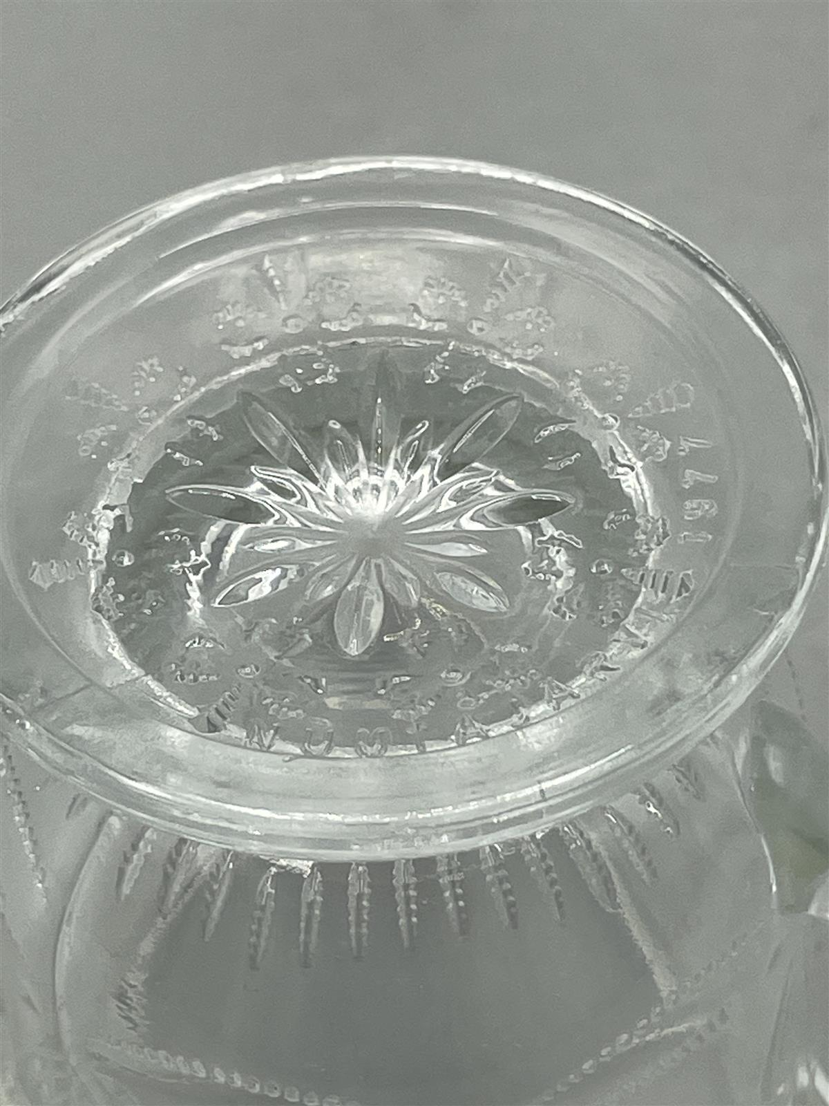 Nuutajärvi Apila sokerikko ja kermakko, Kerttu Nurminen