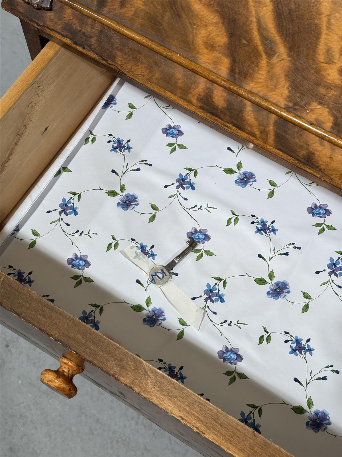 Rokokoo kirjoituslipasto