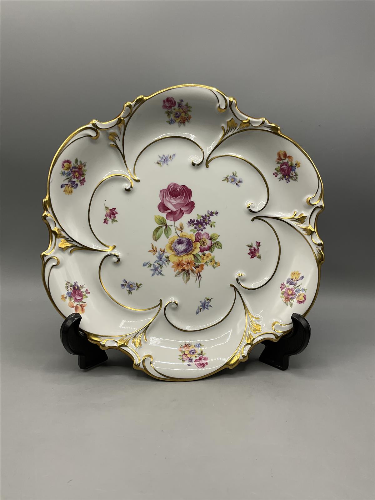 JLMENAU posliini tarjoilulautanen