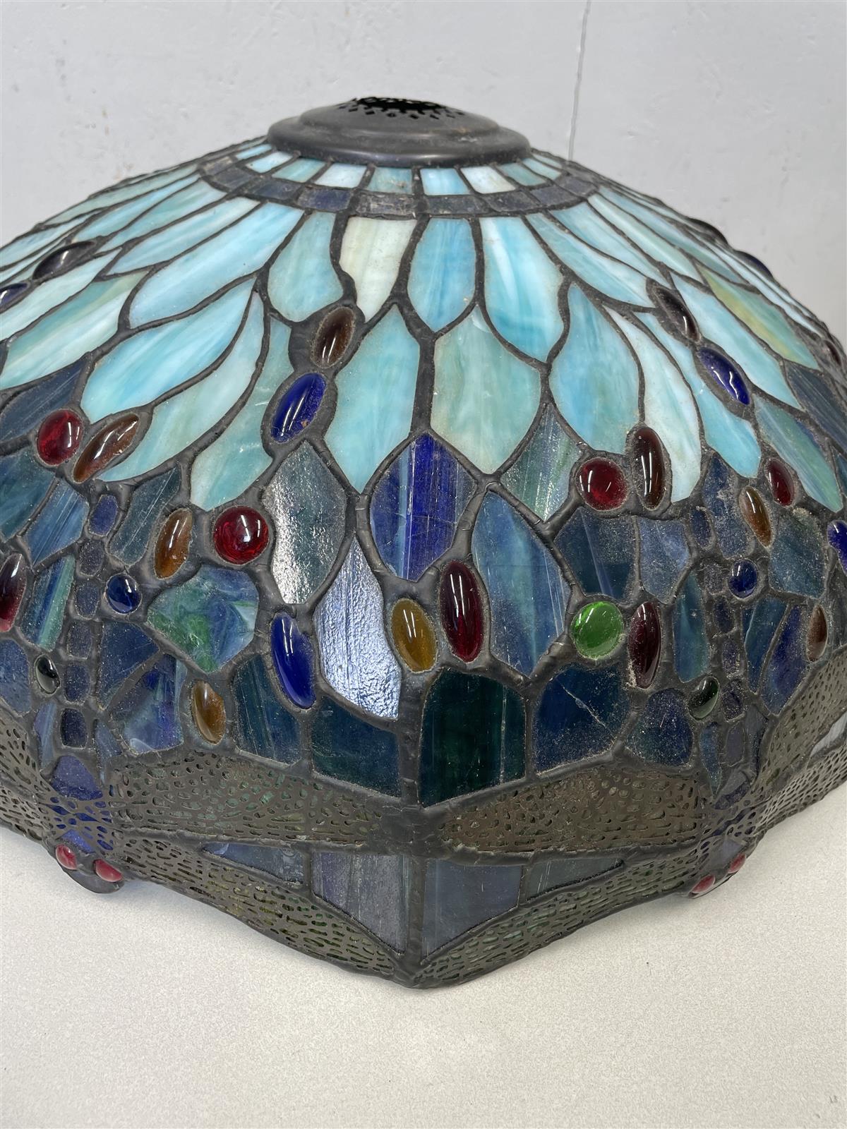 Vintage Tiffany-tyylinen kattovalaisimen varjostin