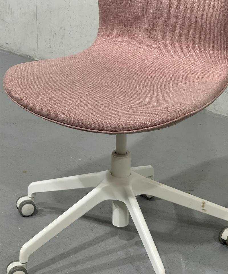 Ikea Långfjäll vaaleanpunainen toimistotuoli
