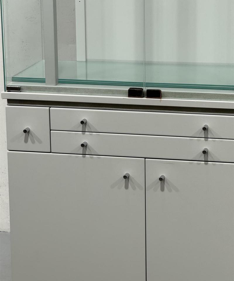 Johan Hellström 'Effect' Vitriinikaappi