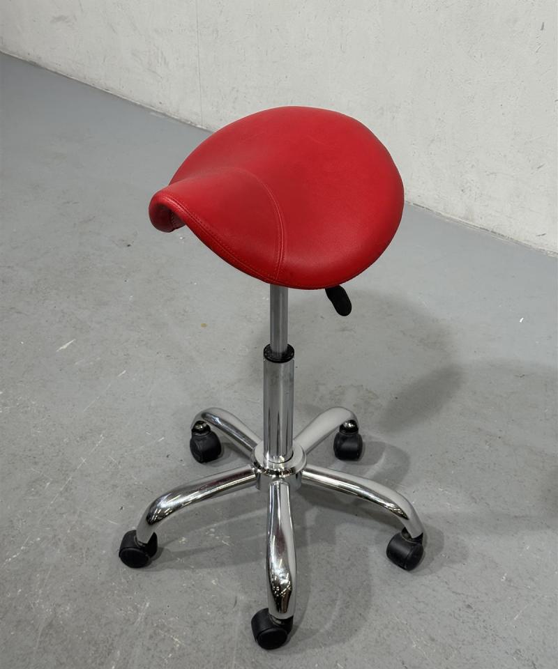 Satulatuoli, punainen