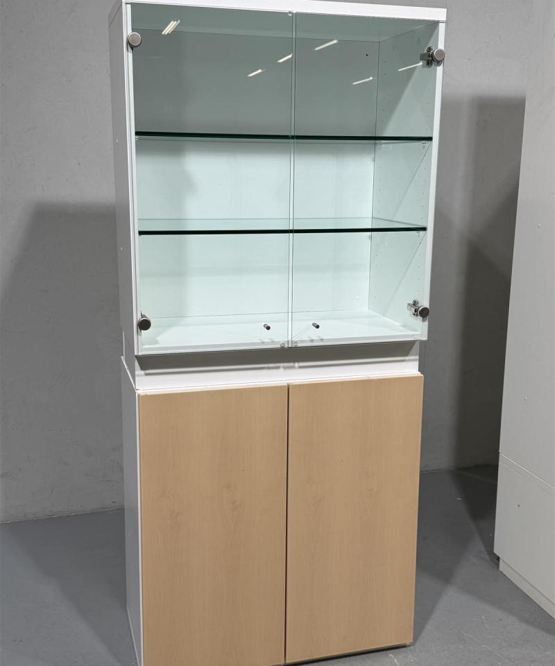 Muurame vitriinikaappi