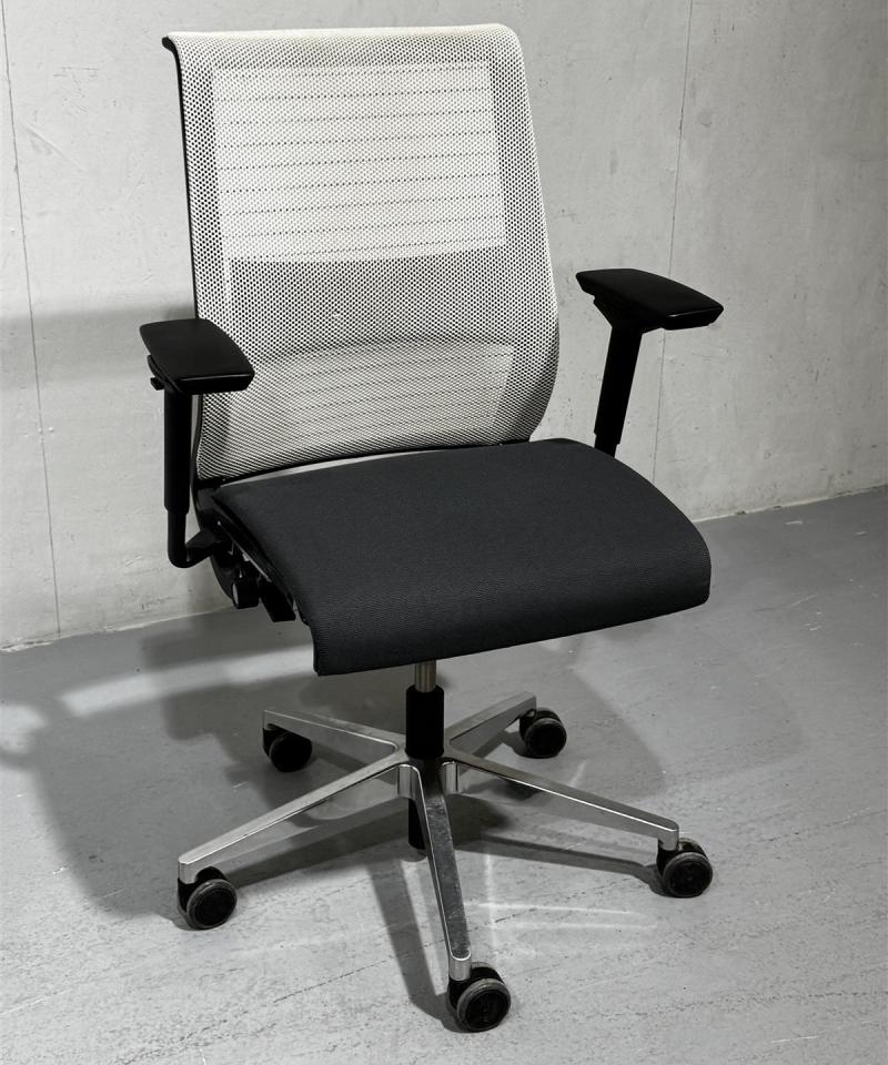 Steelcase Think toimistotuoli