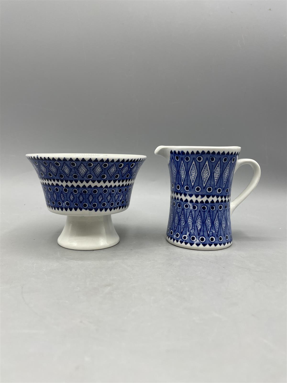 Arabia Lobelia sokerikko ja kermakko, Raija Uosikkinen