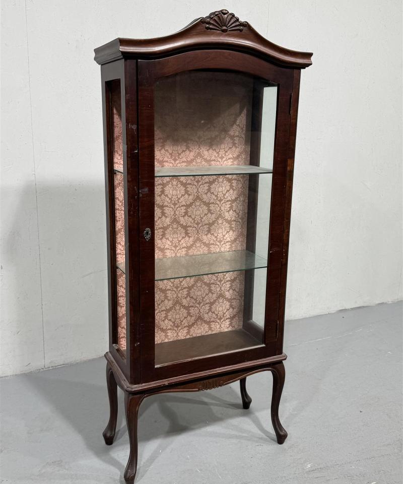 Rokokoo vitriinikaappi