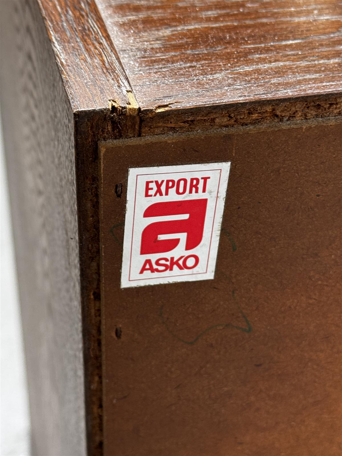 Asko yöpöytä ruskea