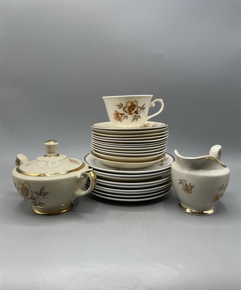 Arabia Myrna kahviastiat 23-osaa, Olga Osol