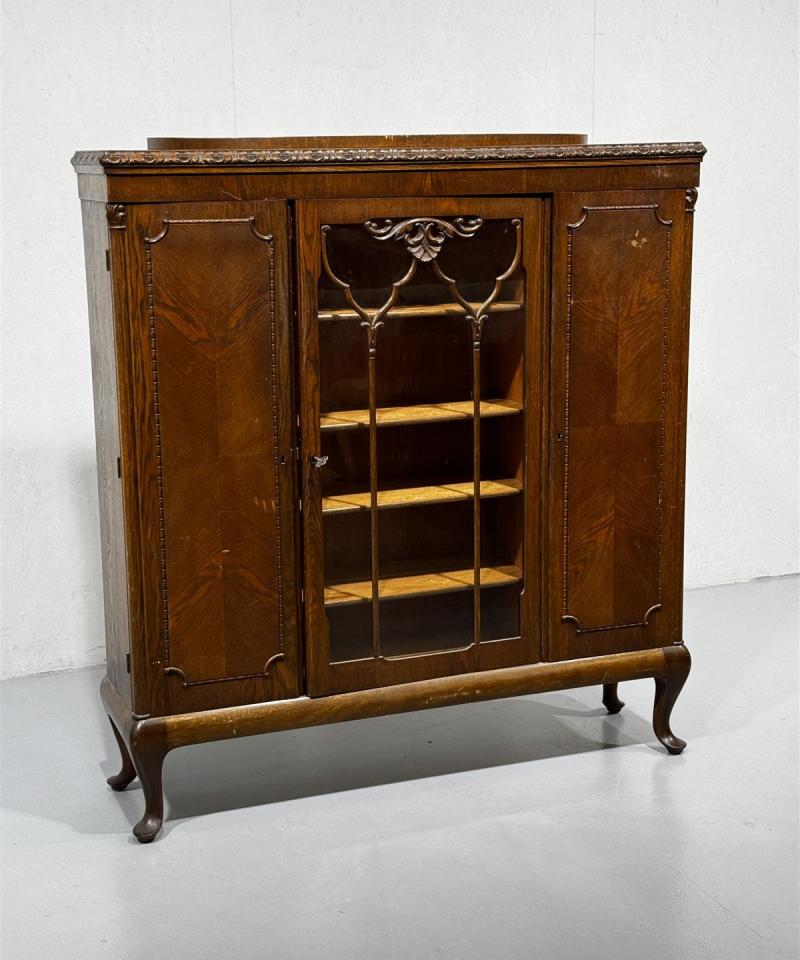 Rokokoo vintage astiakaappi