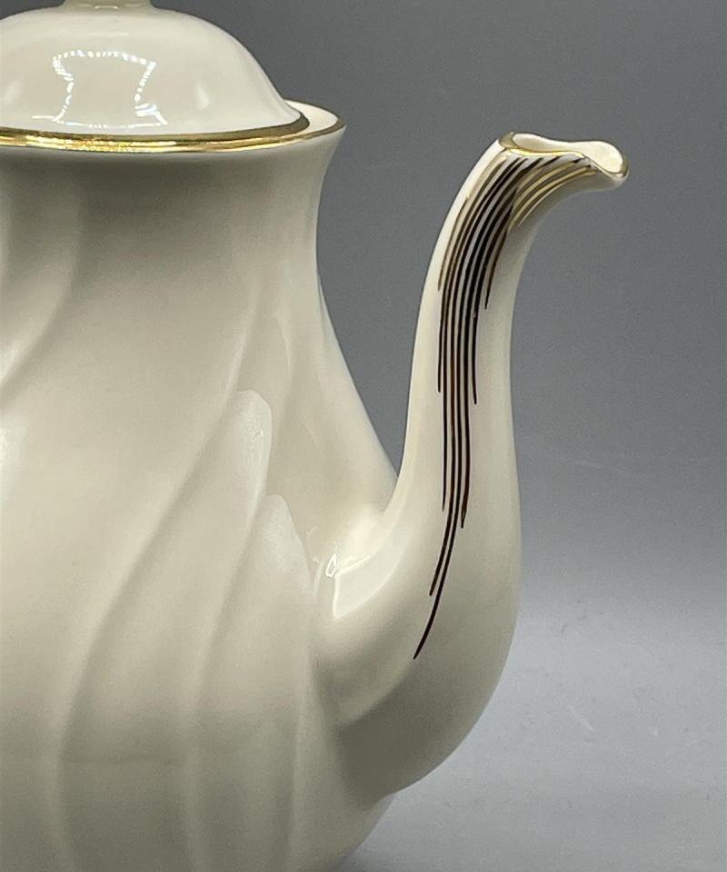 Arabia Kultakoriste kahvikannu, Olga Osol