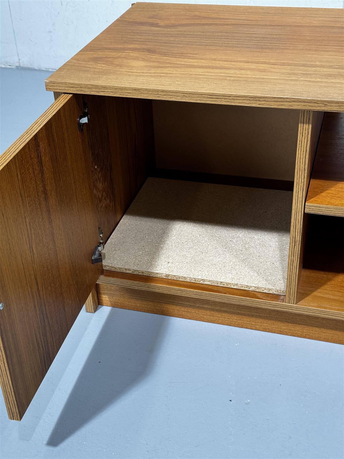 Vintage teak TV-taso 148cm