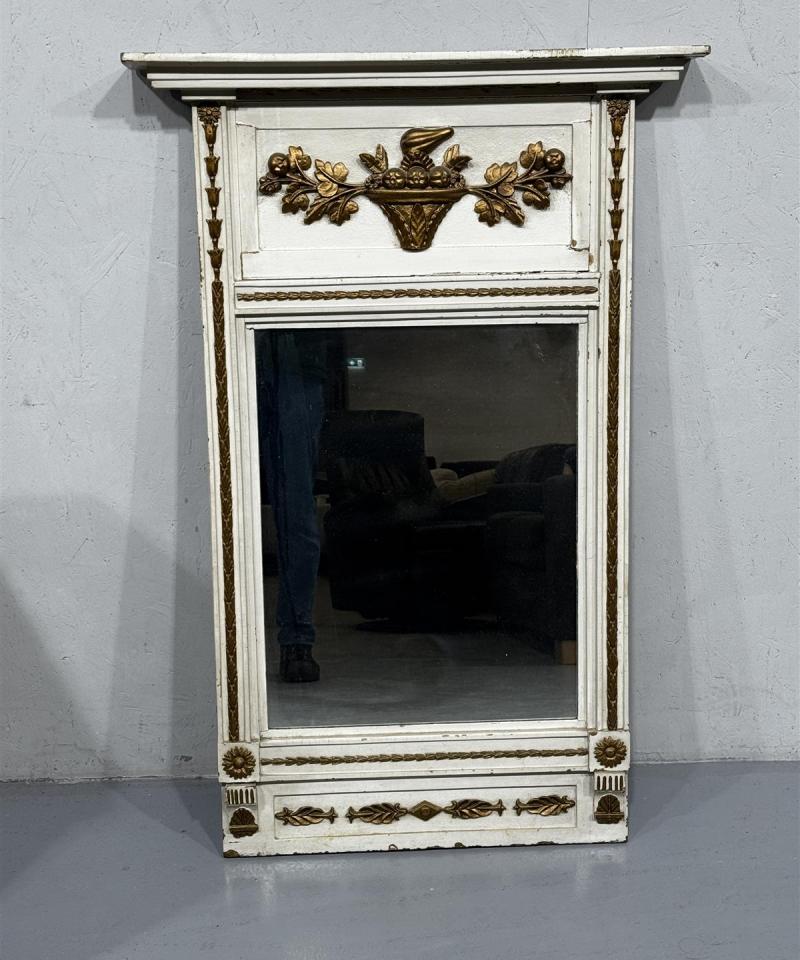 Rokokoo antiikkipeili