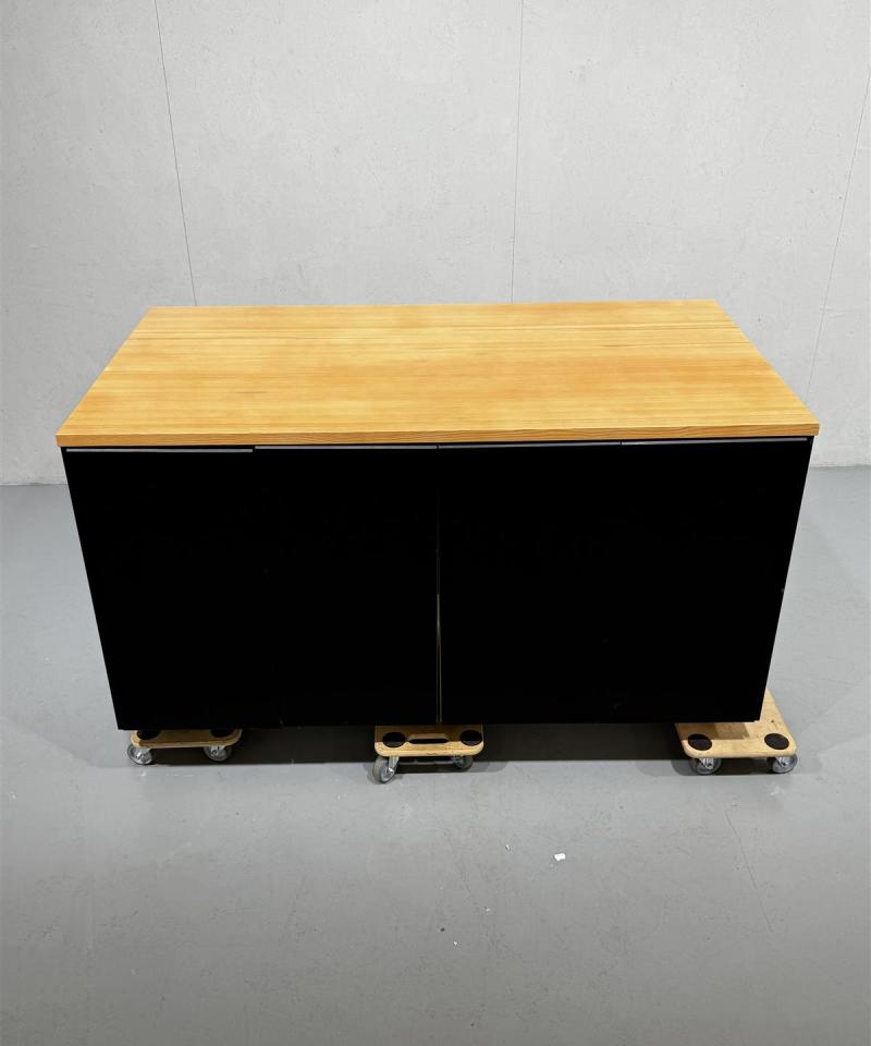 Keittiösaareke puutasolla 164x90 alakaapit