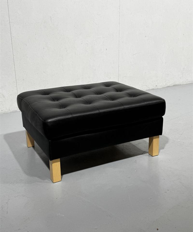 Ikea Karlstad musta rahi