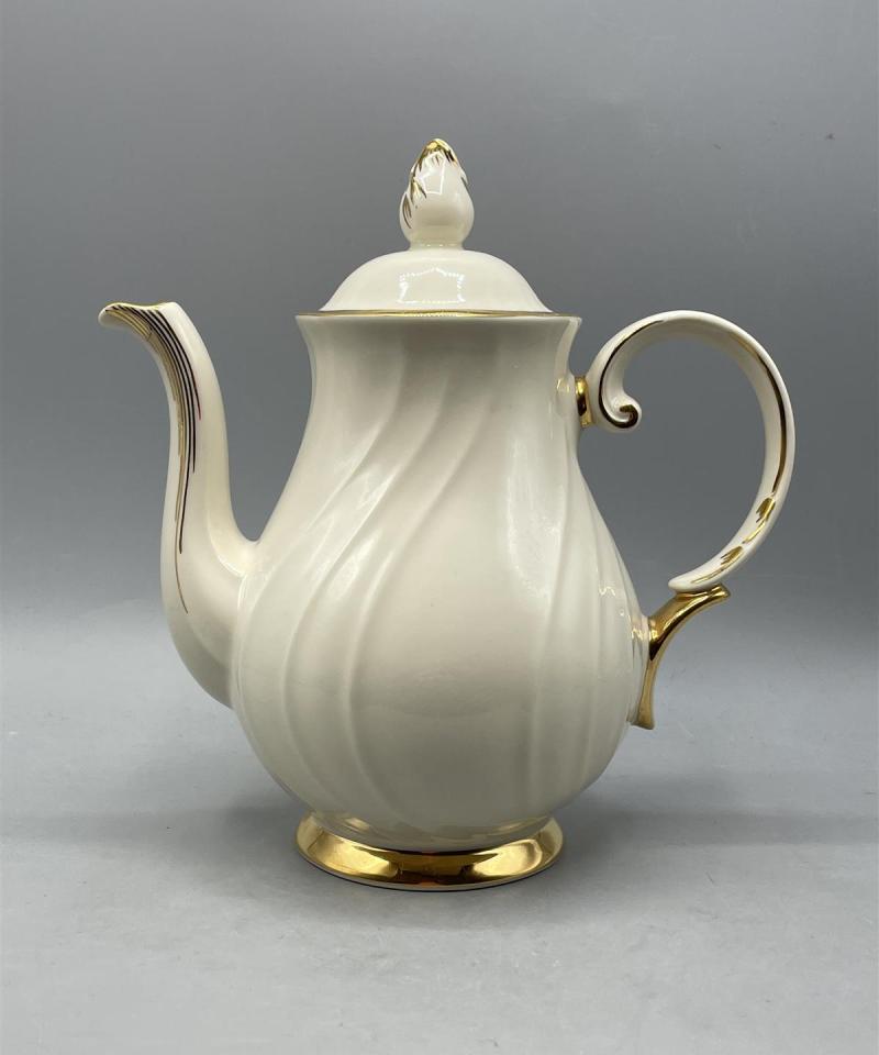 Arabia Kultakoriste kahvikannu, Olga Osol