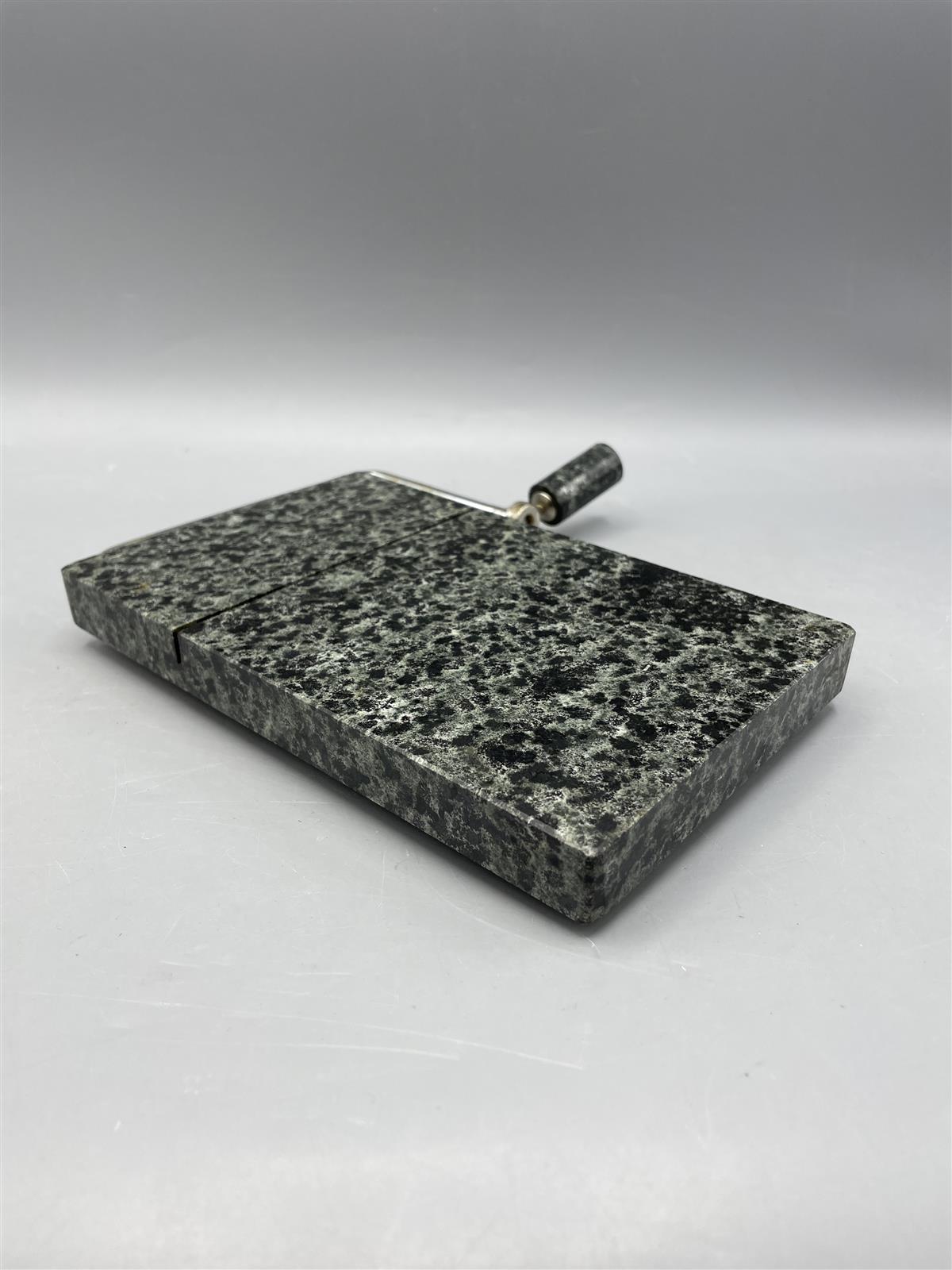 Juustoleikkuri marmori