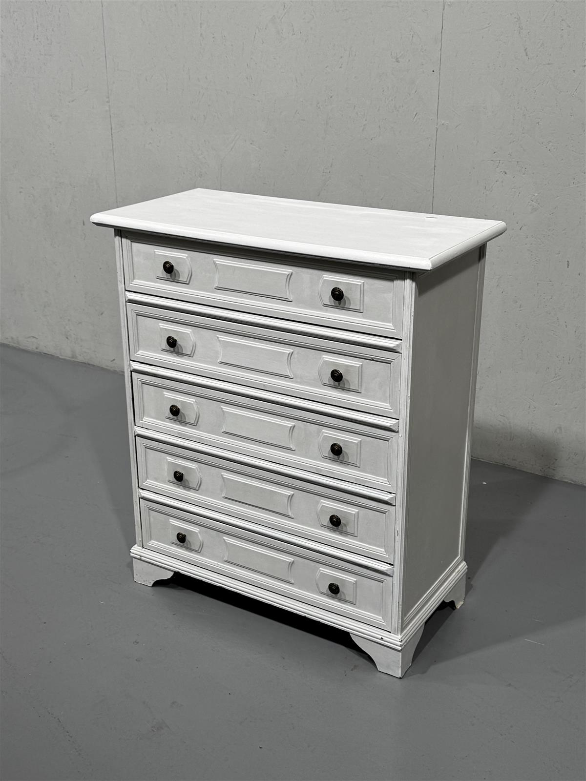 Lipasto 5 tasoa valkoinen