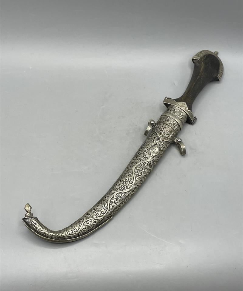 Vintage Koristeellinen tikari