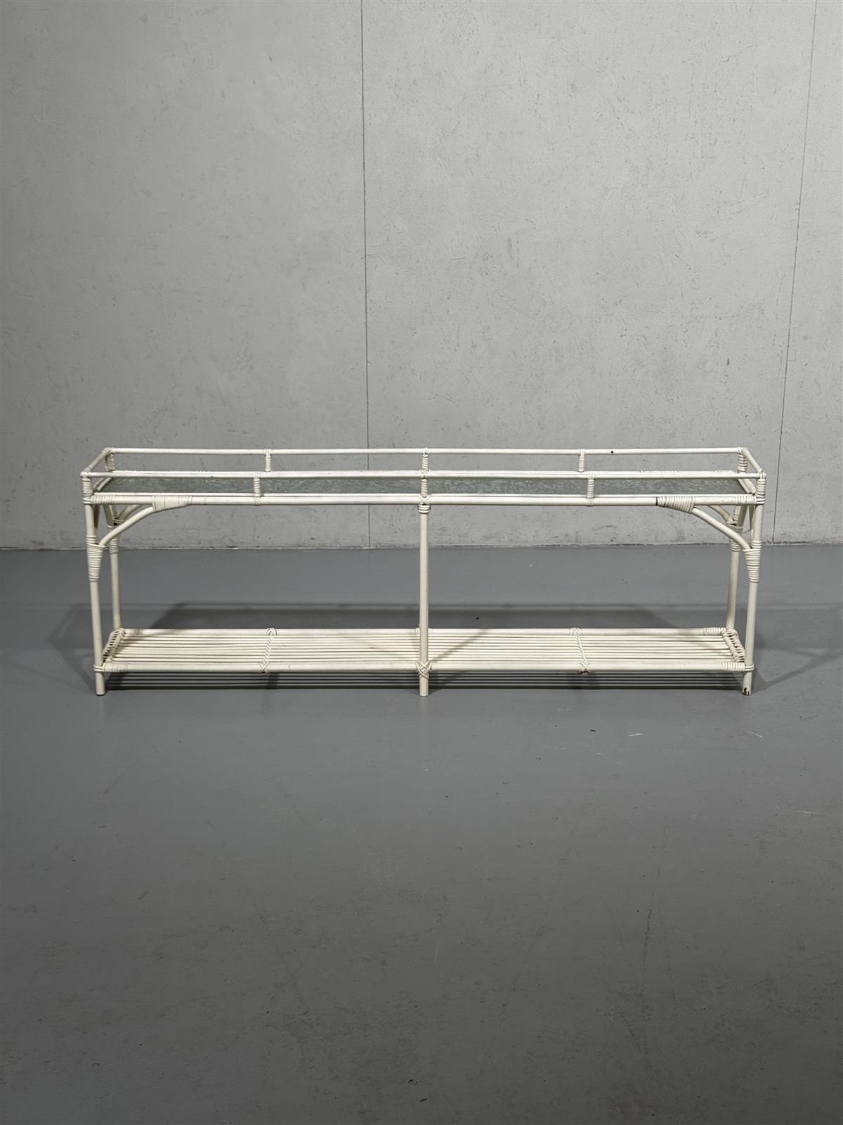 Rottinki kukkataso hyllykkö