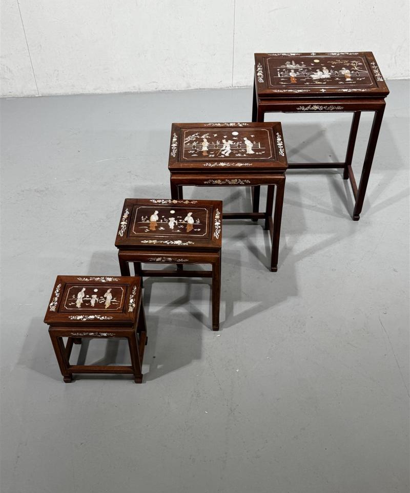 Koristellut sarjapöydät (4kpl) Aasia