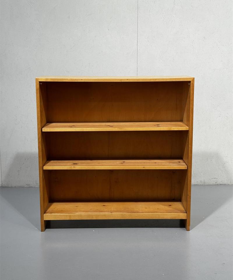 Keravan puusepäntehdas puuhylly