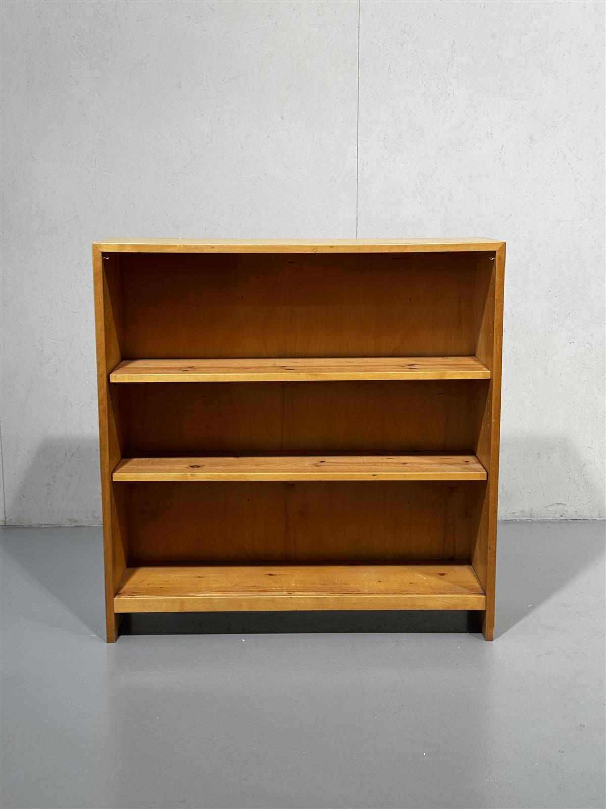 Keravan puusepäntehdas puuhylly