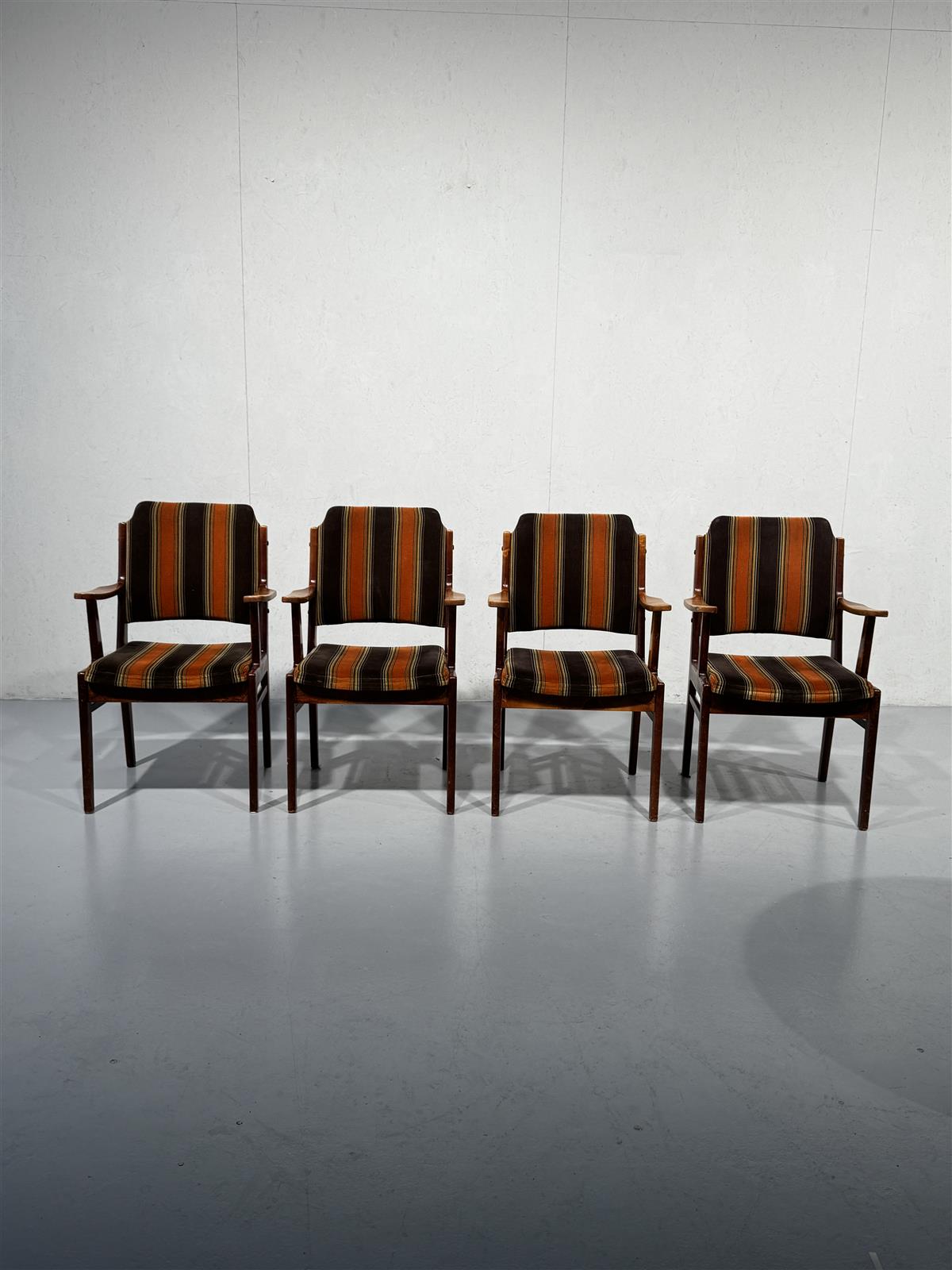 Retro tuolit (4 kpl)