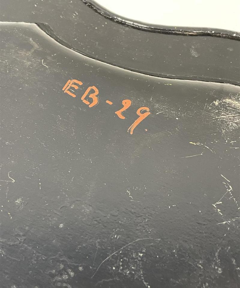 Vintage iso metallitarjotin kukkakuvioinnilla