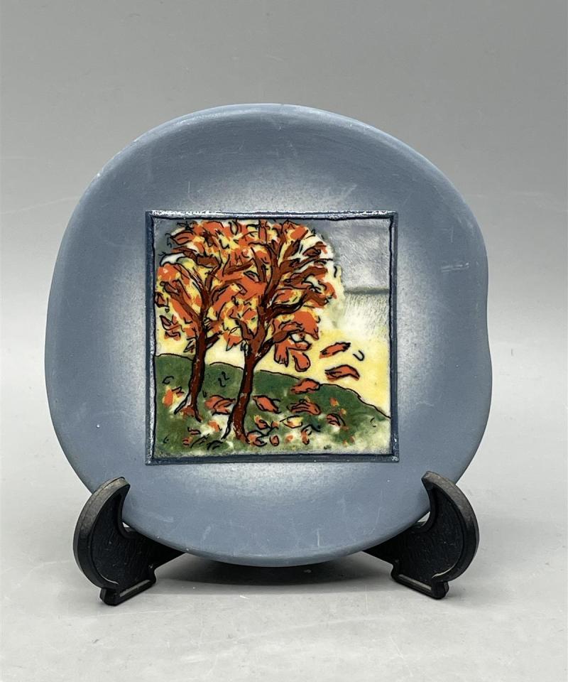 Arabia Ruska seinälautanen, Heljä Liukko-Sundström