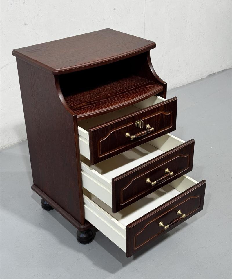 Lipasto 3 tasoa ruskea