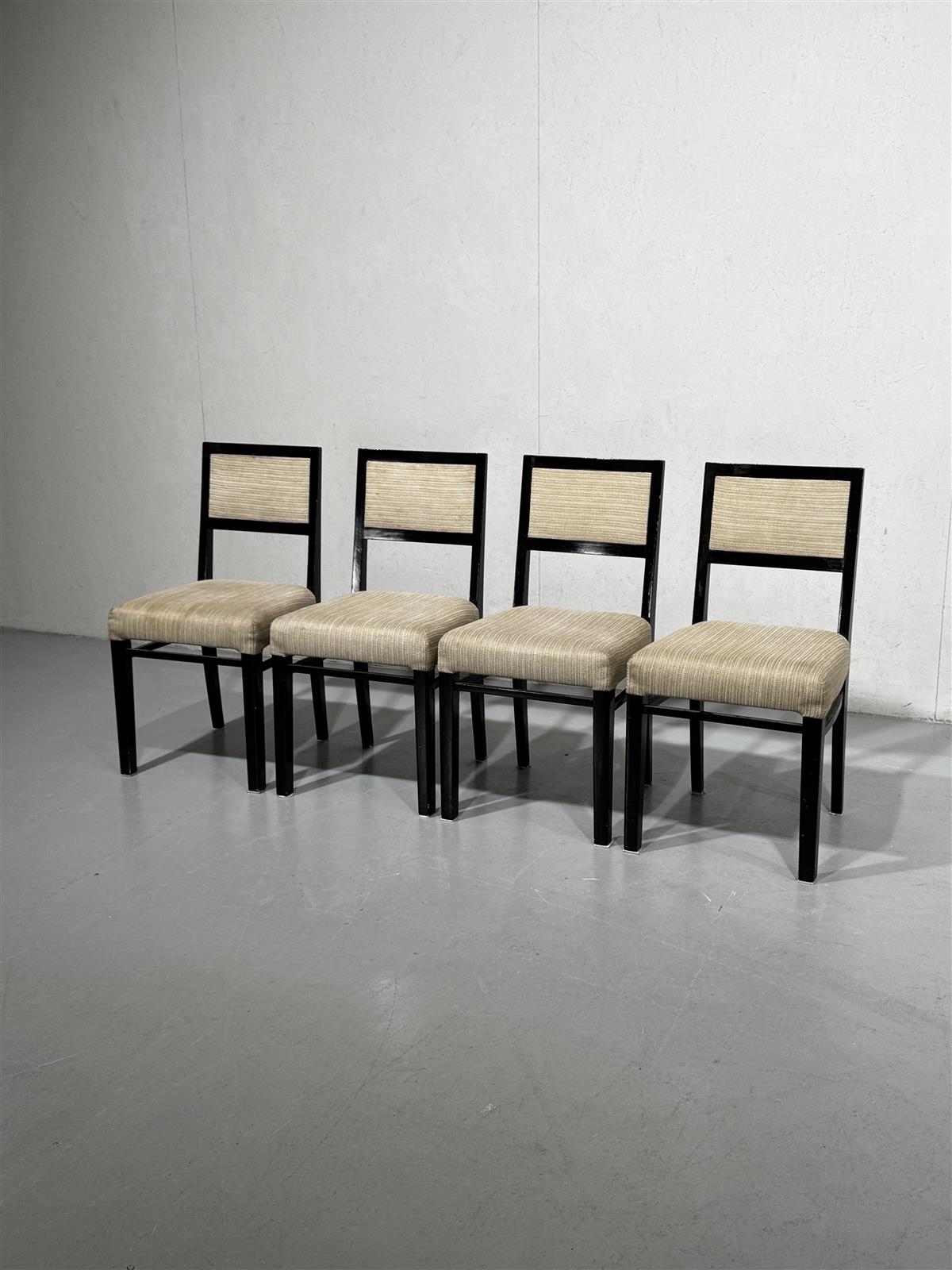 Moderni tuoli (4kpl) musta