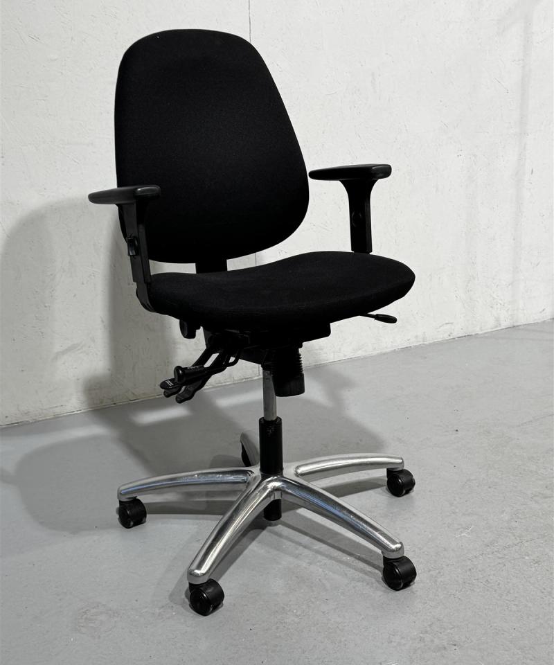 Officeline työtuoli musta