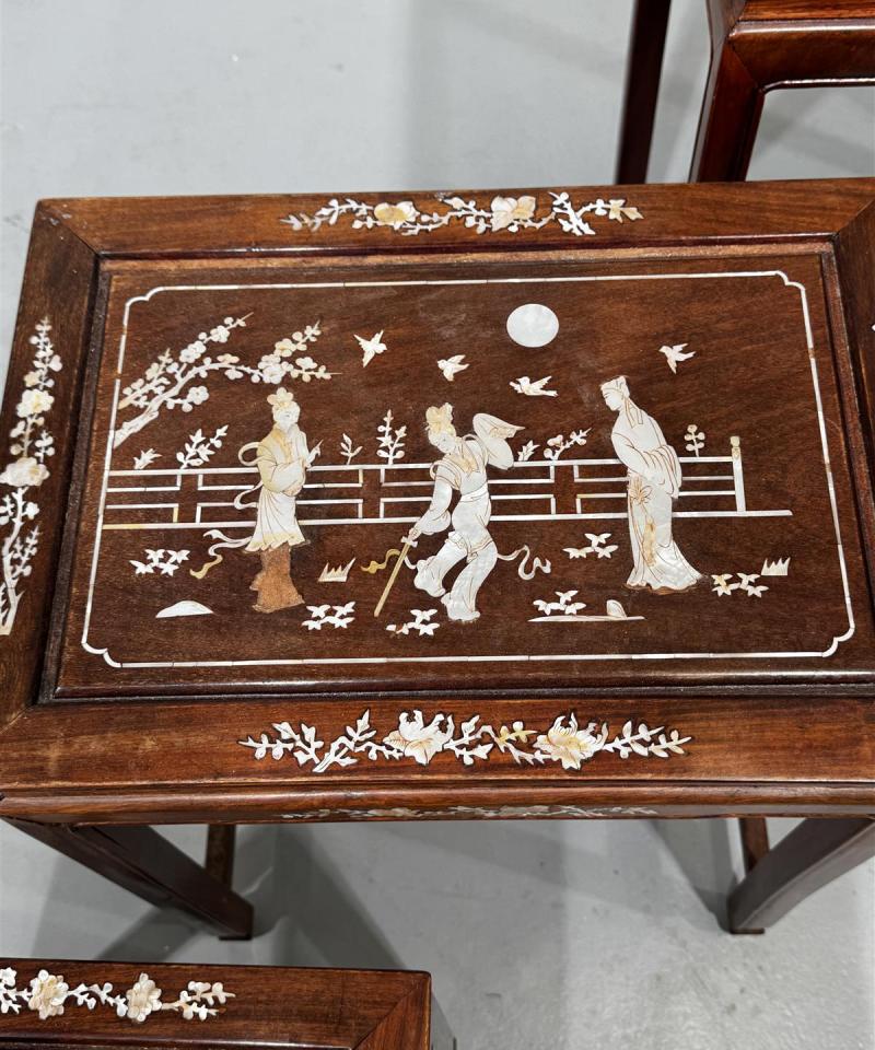 Koristellut sarjapöydät (4kpl) Aasia