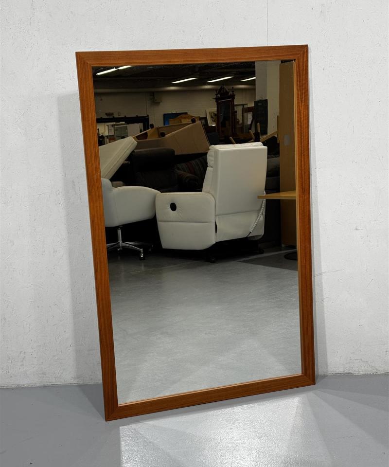 Peili puukehyksellä 90x140