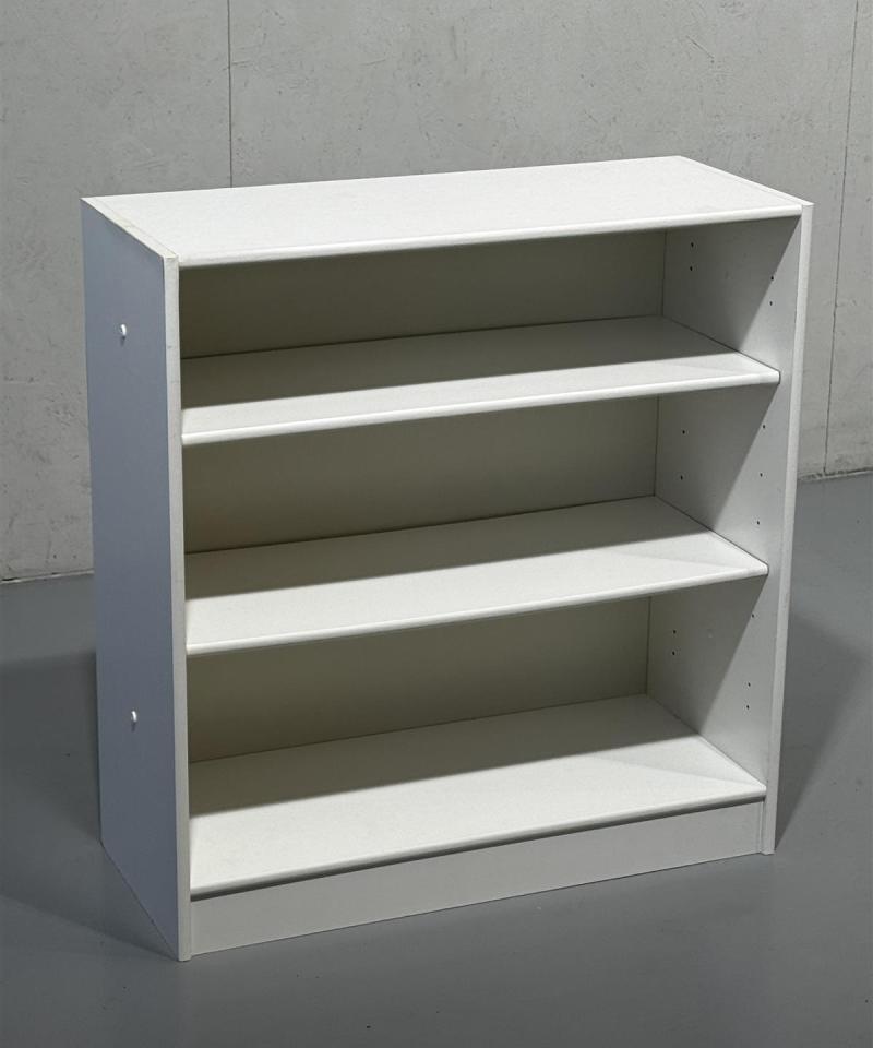 Valkoinen hyllykkö 3 tasoa