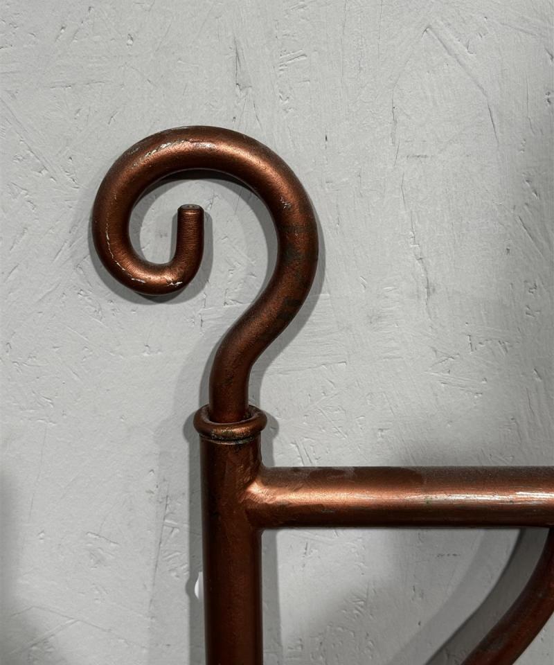 Koristeellinen sängynpääty kupari