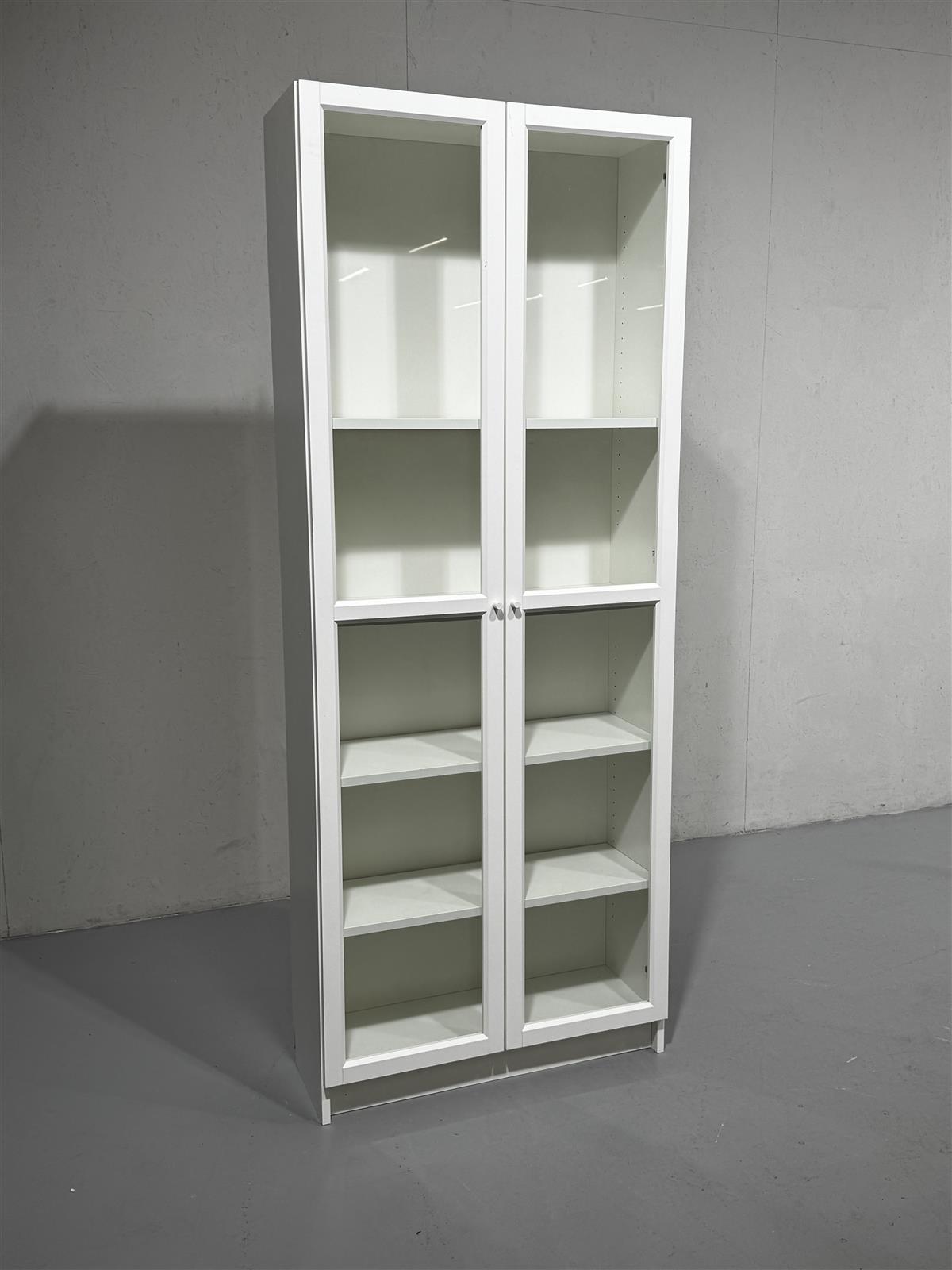 Ikea Billy valkoinen vitriinikaappi