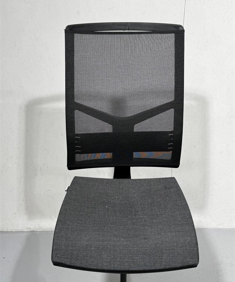 Antares korkea toimistotuoli musta