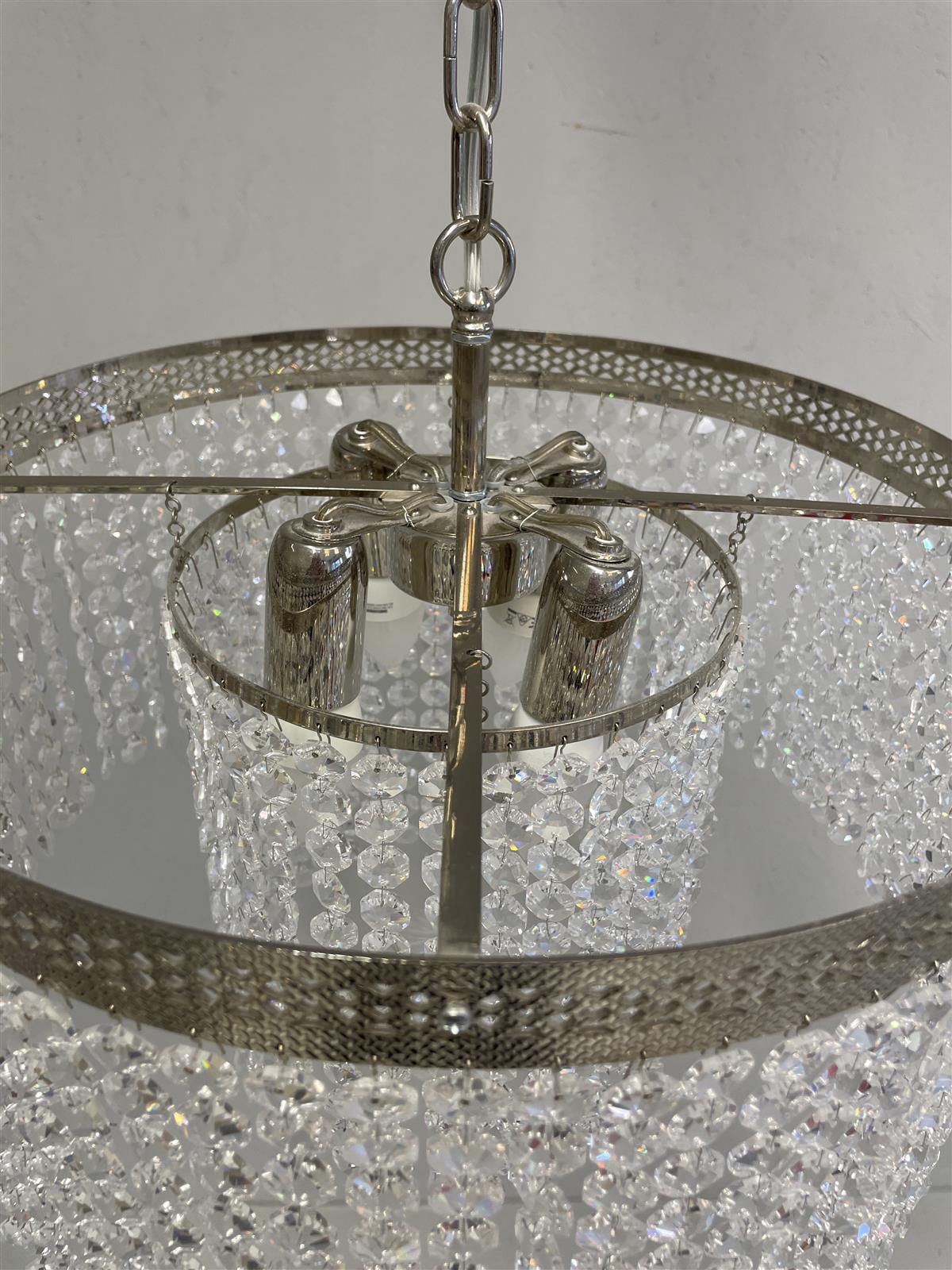 Kattovalaisin kristalli 4-valopistettä (A)