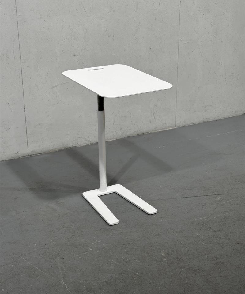 Offect säädettävä sivupöytä metalli