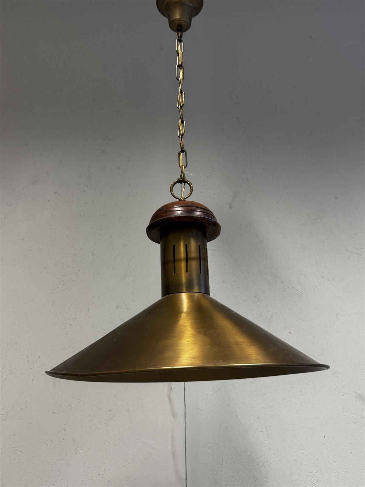 Rustiikki Riippuvalaisin puukoriste