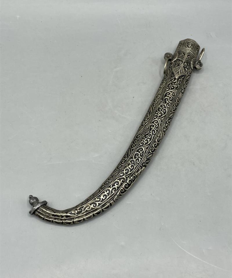 Koristeellinen tikari