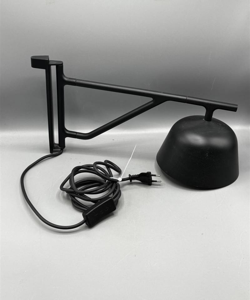 Muuto Ambit seinävalaisin