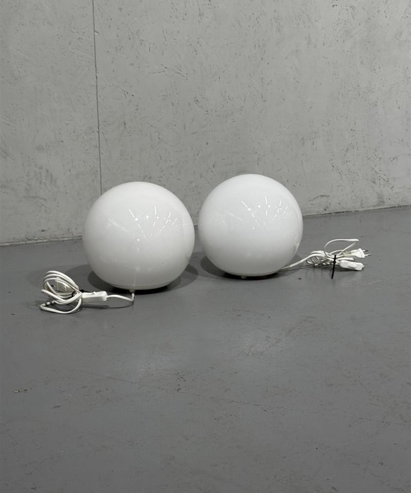 Ikea Fado pöytä pallovalaisin (2kpl)