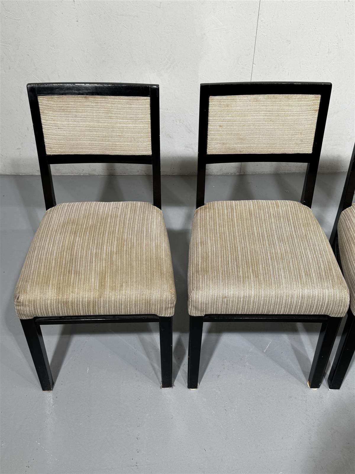 Moderni tuoli (4kpl) musta