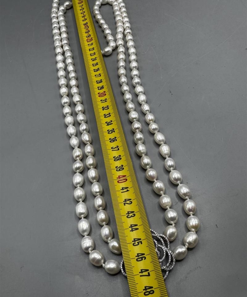 Aito helminauha kukkakoristeella