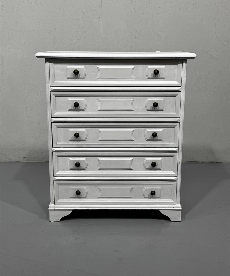 Lipasto 5 tasoa valkoinen