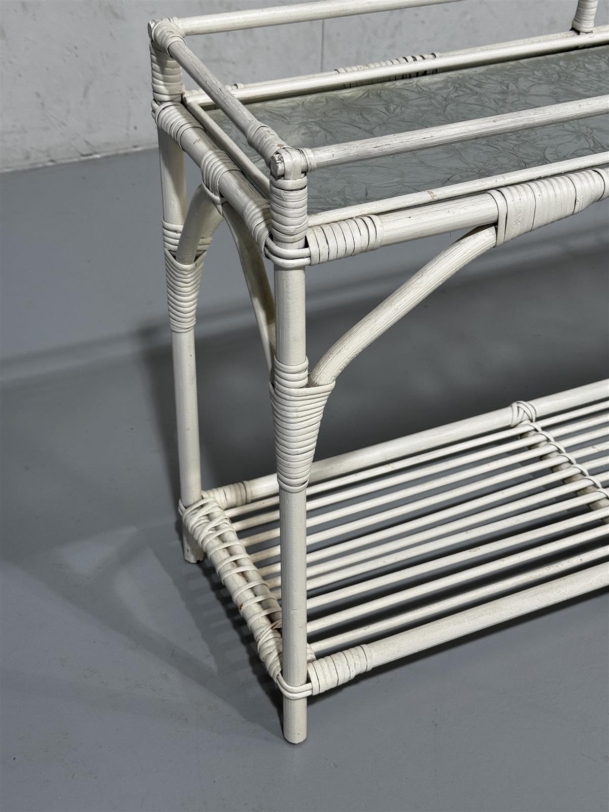 Rottinki kukkataso hyllykkö