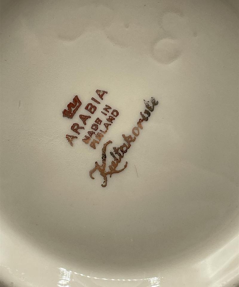 Arabia Kultakoriste kahvikannu, Olga Osol